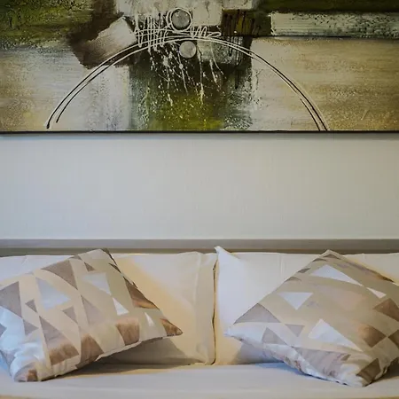 La Girouardiere Bed & Breakfast *