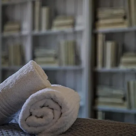 La Girouardiere Bed & Breakfast *