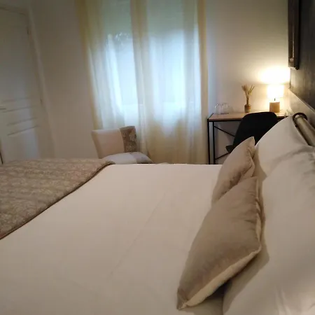 La Girouardiere Bed & Breakfast La Fleche