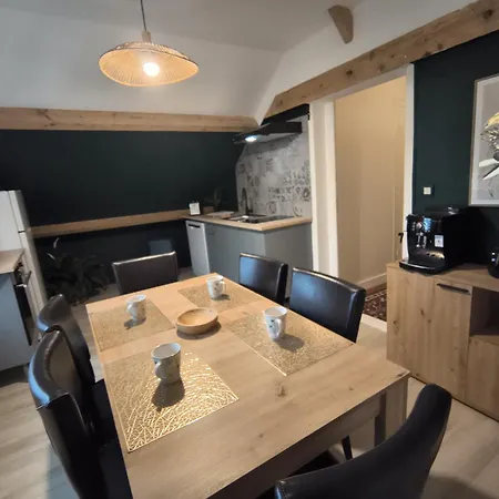 Bed & Breakfast La Girouardiere 4*