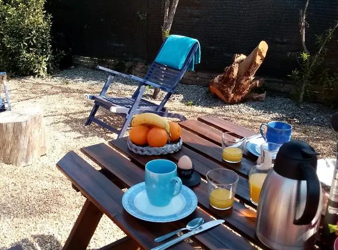 ベッド・アンド・ブレックファスト La Girouardiere 4*