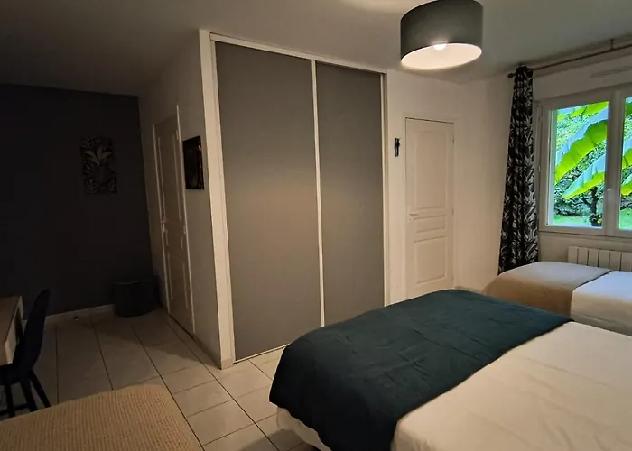 La Girouardière Couette-café 4*